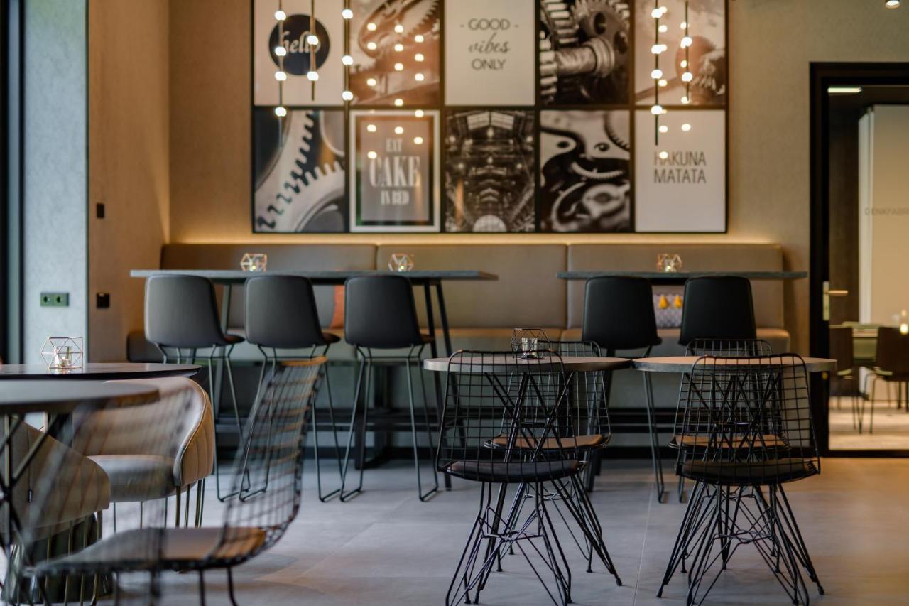 Ibis Styles Friedrichshafen Hotel Bagian luar foto
