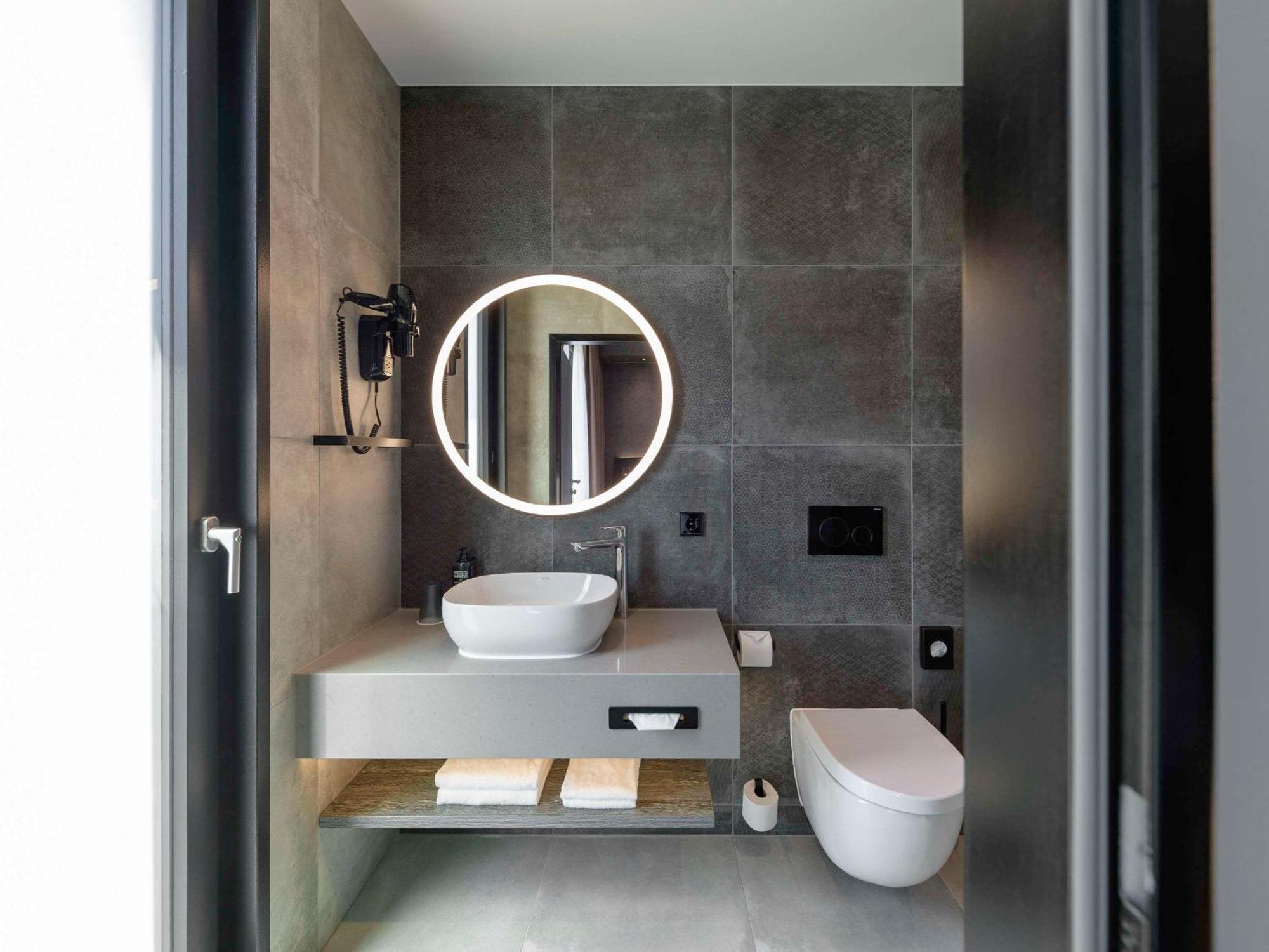 Ibis Styles Friedrichshafen Hotel Bagian luar foto