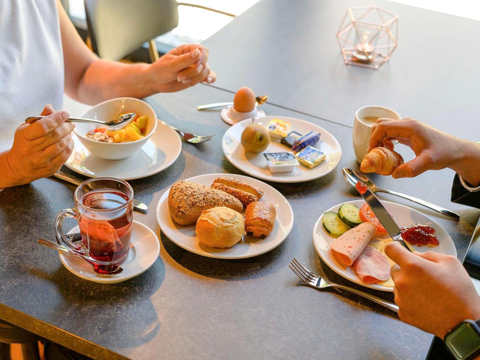 Ibis Styles Friedrichshafen Hotel Bagian luar foto