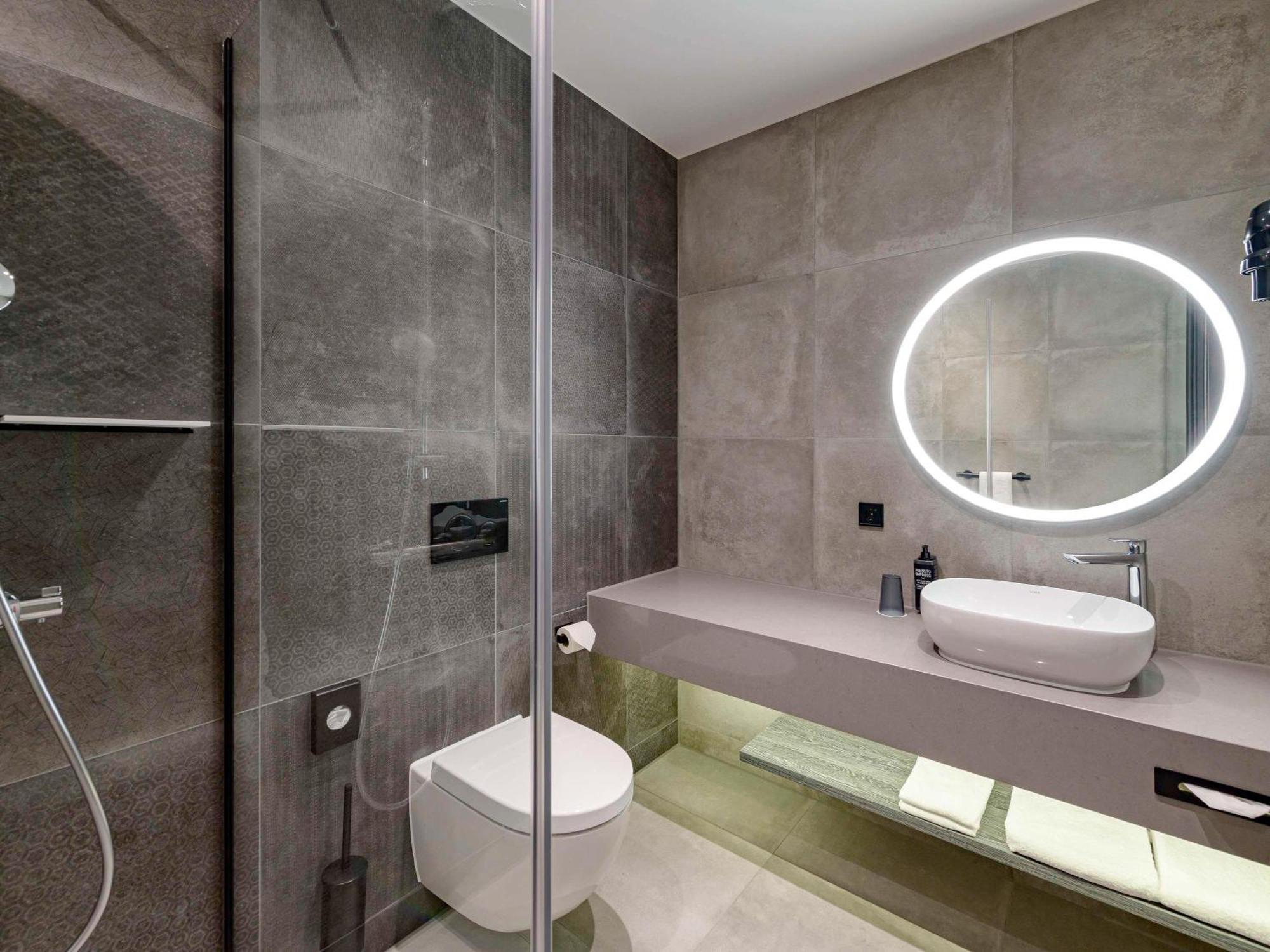 Ibis Styles Friedrichshafen Hotel Bagian luar foto
