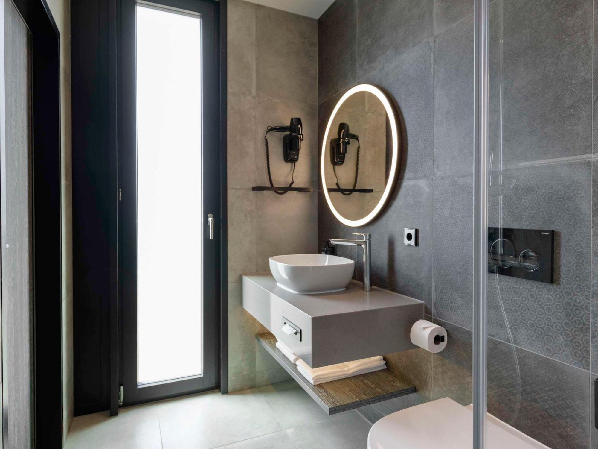 Ibis Styles Friedrichshafen Hotel Bagian luar foto