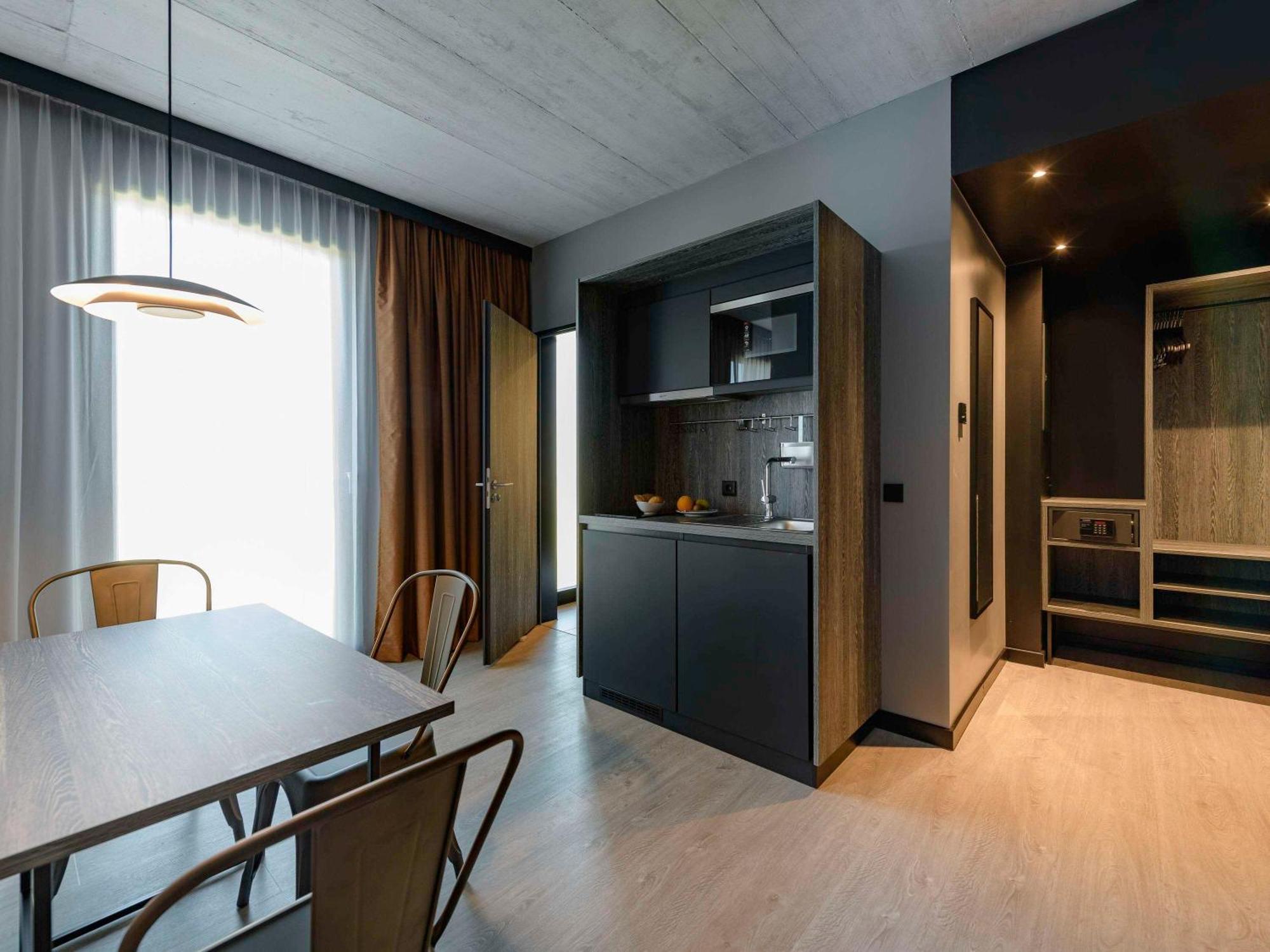 Ibis Styles Friedrichshafen Hotel Bagian luar foto