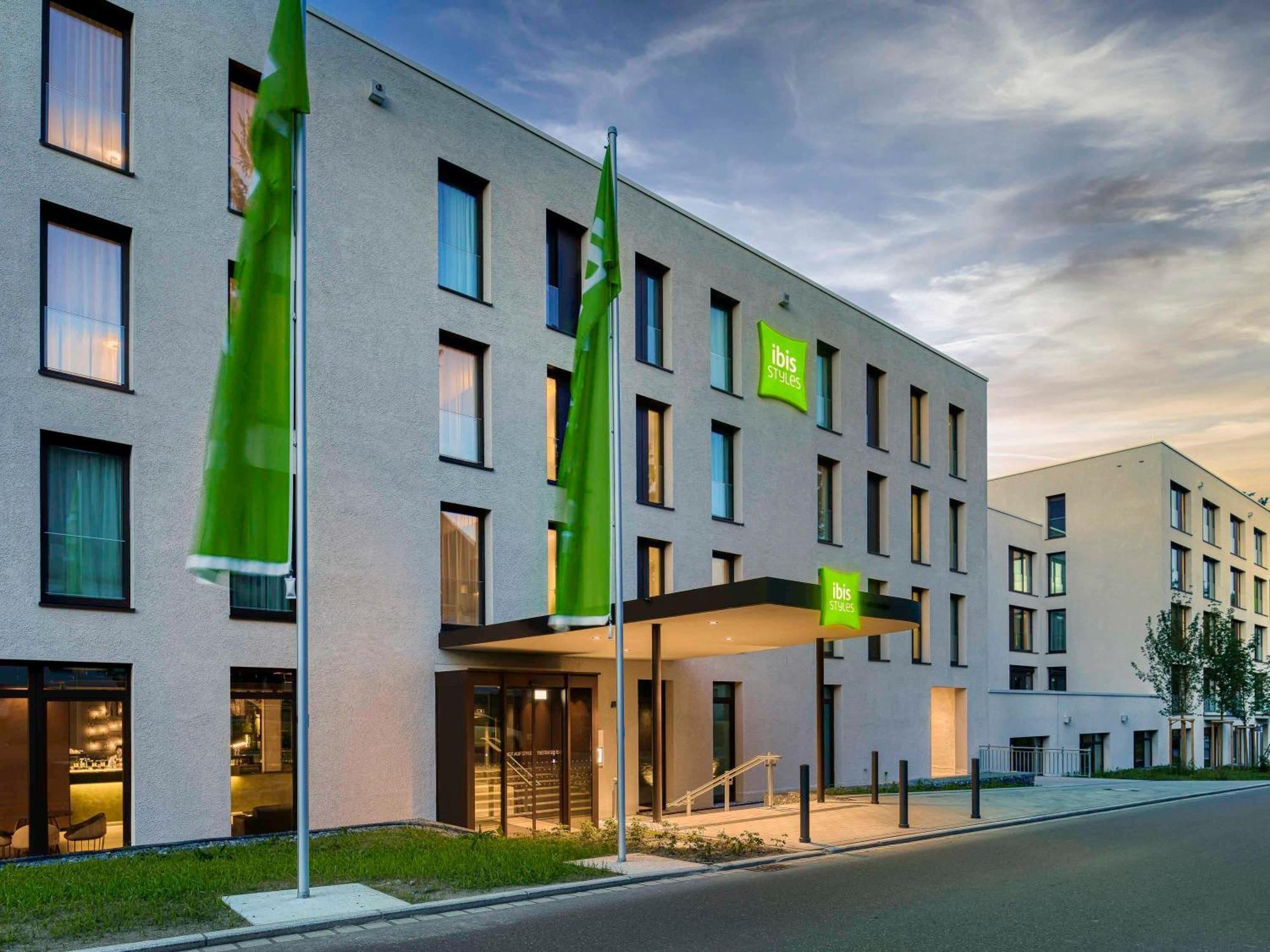 Ibis Styles Friedrichshafen Hotel Bagian luar foto