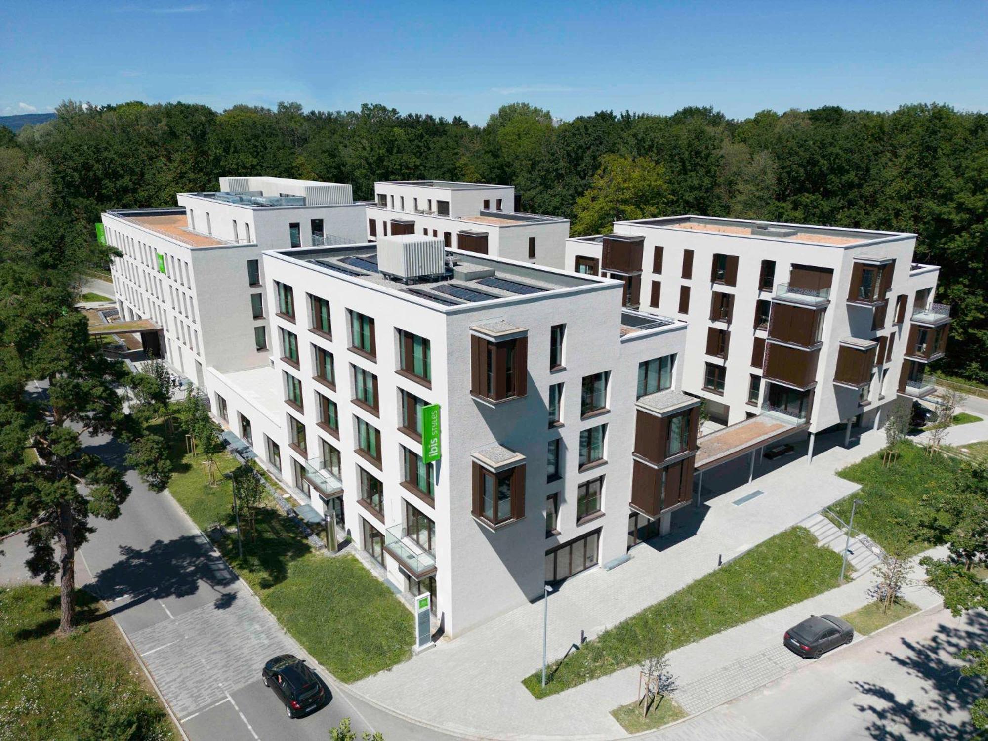 Ibis Styles Friedrichshafen Hotel Bagian luar foto